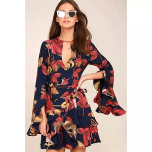 NWT C/MEO COLLECTIVE Gossamer Navy Floral Print Ruffle Sleeve Wrap Dress Small